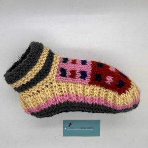 
                  
                    Load image into Gallery viewer, Slipper Wool
                  
                